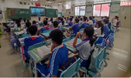 红色电影进校园 老少同声颂党恩 —— 翠北实验小学红色电影教育季纪实