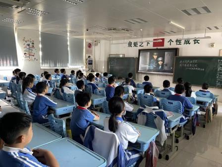 红色电影进校园 老少同声颂党恩 —— 翠北实验小学红色电影教育季纪实