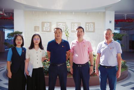 区教育局机关第四党支部莅临东昌小学开展“百名机关党员进校园活动”