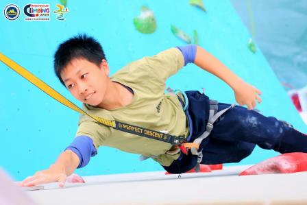 不畏强手遮望眼  誓登全南最高层 ——罗湖区攀岩队在2024全国青少年U系列攀岩联赛（江西全南站）中表现不俗