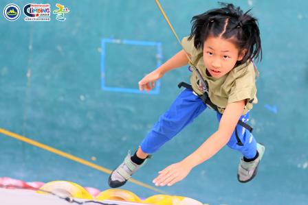 不畏强手遮望眼  誓登全南最高层 ——罗湖区攀岩队在2024全国青少年U系列攀岩联赛（江西全南站）中表现不俗