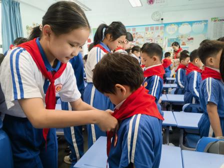 红领巾爱祖国 ——深圳市东晓小学举行二年级第二批入队仪式