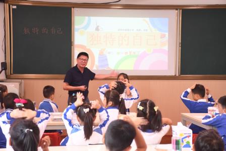 罗湖区教科院教研团队走进桂园小学开展“百人听千课”活动