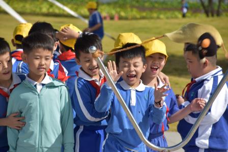 田园研学启心智 知行合一促成长——深圳市人民小学开展一至三年级社会实践活动