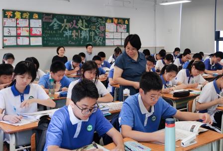 精准指导促教研，携手共进提质量 ——翠园文锦中学迎罗湖区教科院“百人听千课”视导活动