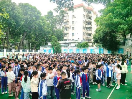 深圳市怡景小学开展防震减灾应急疏散演练