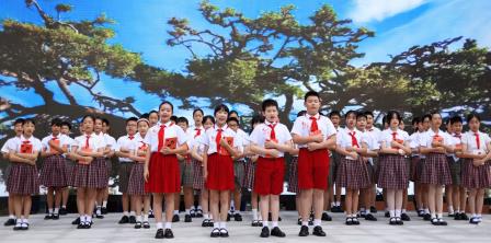 书香螺岭，逐梦未来——深圳市螺岭外国语实验学校开展升旗课程展示活动