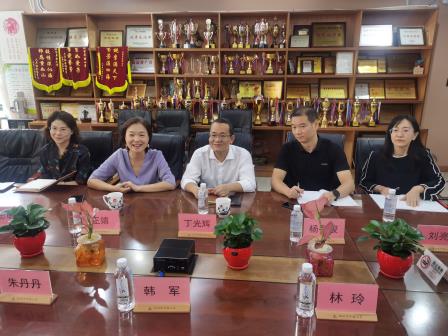 精准指导促教研，专家引领共成长 ——罗湖区“百人听千课”教研活动走进华丽小学