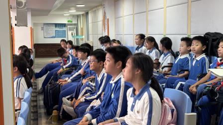 深圳市仙桐实验小学校园小记者站邀请深学社刘心武总编开展专题讲座