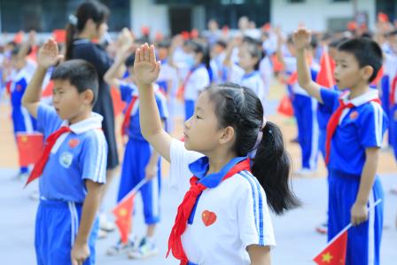 红歌颂党恩 童声迎国庆——深圳市仙桐实验小学开展千人合唱迎国庆活动