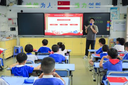 红歌颂党恩 童声迎国庆——深圳市仙桐实验小学开展千人合唱迎国庆活动