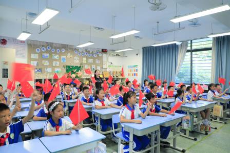 红歌颂党恩 童声迎国庆——深圳市仙桐实验小学开展千人合唱迎国庆活动