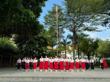 怡景小学学子《大中国》热情歌舞，深情献礼祖国75周年华诞