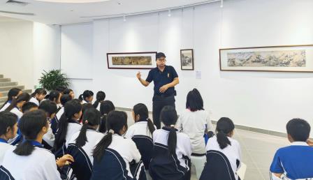 校园里的美术馆，开展啦！——深圳北理莫斯科大学附属布心中学举办“问道以美· 古今中西”主题展览