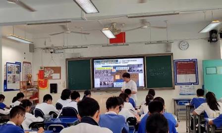  专家启智引新程，深耕把脉促成长 ——罗湖区教科院“百人听千课”活动走进滨河实验中学