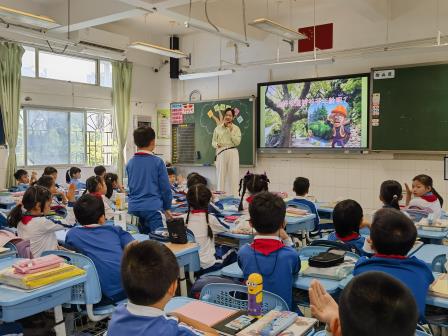 智汇碧波启新思，共研共进促成长 ——区中小学“百人听千课”活动走进碧波小学