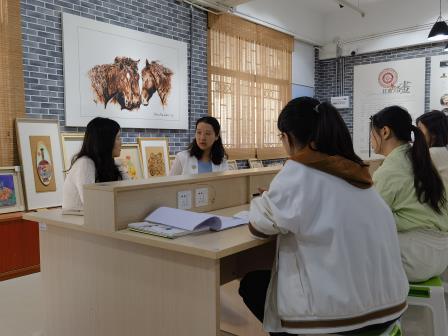 智汇碧波启新思，共研共进促成长 ——区中小学“百人听千课”活动走进碧波小学