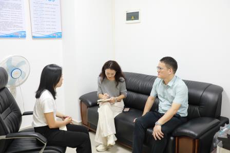 罗湖区教育督导室第七责任区督学到红桂小学督导义务教育优质均衡发展区创建工作