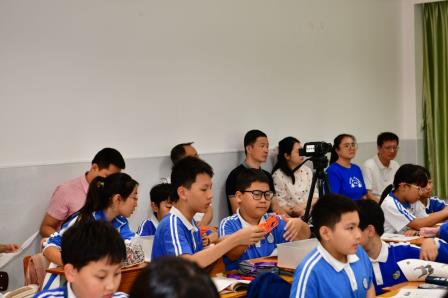 百人传经松声振振 千课授道泉韵朗朗 ——深圳市松泉实验学校小学部迎来罗湖区教科院“百人听千课”视导活动