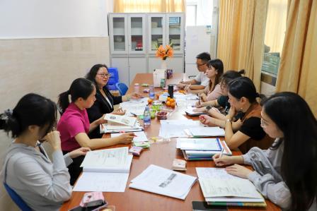 精准视导明方向，精耕细研促提升 ——罗湖教科院在罗湖外语实验学校开展“百人听千课”活动