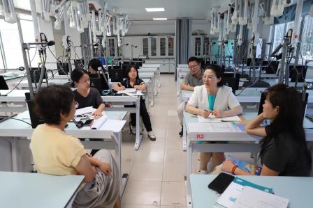 精准视导明方向，精耕细研促提升 ——罗湖教科院在罗湖外语实验学校开展“百人听千课”活动