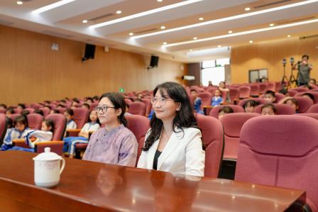 以书“绘”友，“阅”见未来 ———深圳市翠北实验小学学生新书发布暨作家进校园活动