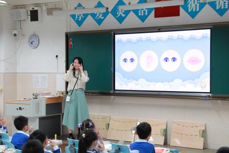 专家领航倾囊授 “活力”课堂促发展 ——罗湖区中小学“百人听千课”专家团队走进人民小学