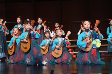 向西小学在第五届“中外人文交流小使者”全国展示活动中获一等奖