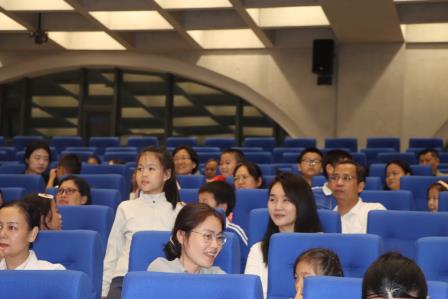 大师许石林莅临罗湖外语小学参加第四届中英文阅读节活动
