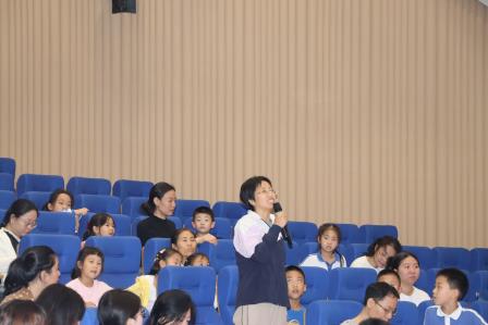 大师许石林莅临罗湖外语小学参加第四届中英文阅读节活动