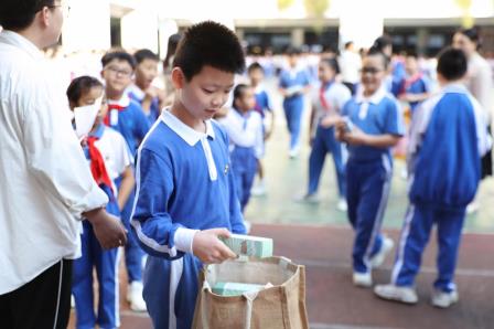 承华夏经典，树文化自信 ——罗湖小学第七届英语文化节开幕
