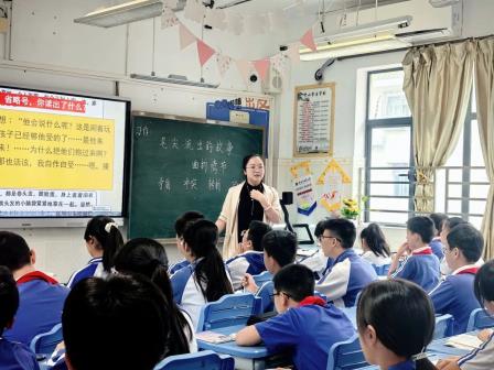 深圳市罗湖区中小学“百人听千课”教研活动走进怡景小学
