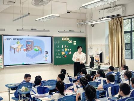 深圳市罗湖区中小学“百人听千课”教研活动走进怡景小学
