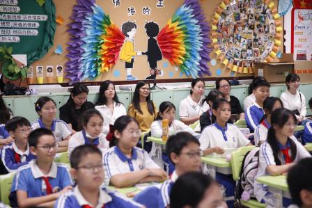 走进校园 走进课堂 走近孩子 ——深圳市东昌小学开展二四六年级家长开放日活动