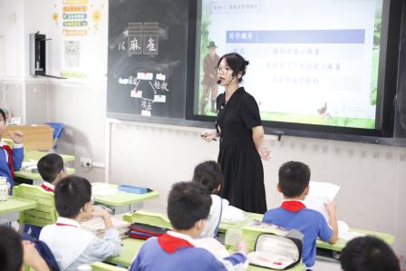 走进校园 走进课堂 走近孩子 ——深圳市东昌小学开展二四六年级家长开放日活动