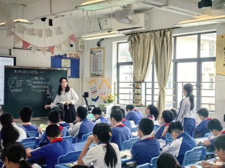 深圳市罗湖区中小学“百人听千课”教研活动走进怡景小学