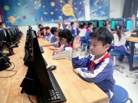 深圳市罗湖区中小学“百人听千课”教研活动走进怡景小学