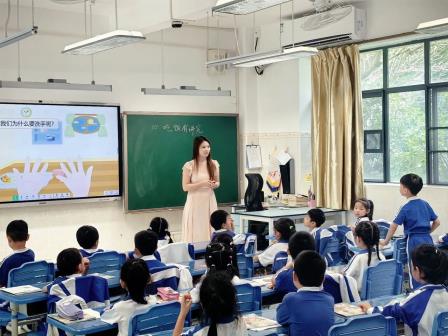 深圳市罗湖区中小学“百人听千课”教研活动走进怡景小学