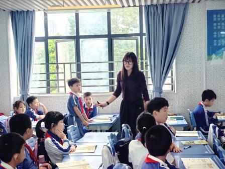 深圳市罗湖区中小学“百人听千课”教研活动走进怡景小学