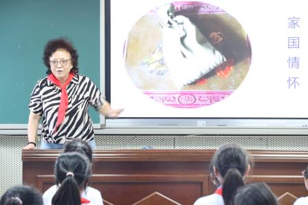 《漫话爱国》进校园，新秀小学学子共筑中国梦