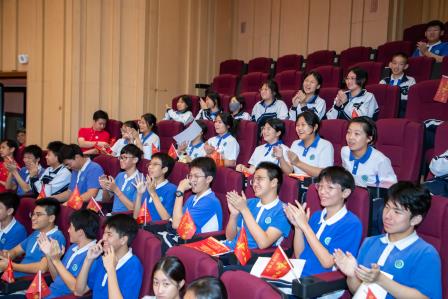 首战胜，启新程——深圳市罗湖区未来教育集团深圳市罗湖未来学校2024-2025学年度初三工作会议成功召开