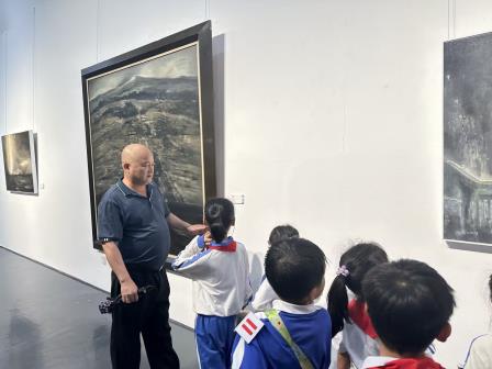  以画启智，以美铺路 ——向西学子参观“陈向兵风景书写”艺术展