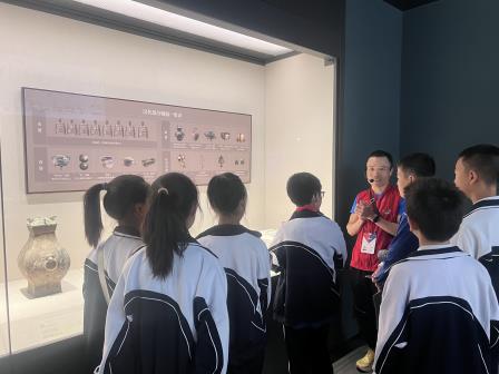 “践行生活·实践教育”罗外实验每周半天校外课程丨探古代艺术，研习映华章