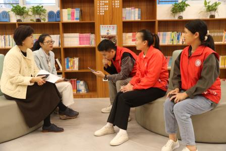 新秀小学开展家校社联动阅读活动