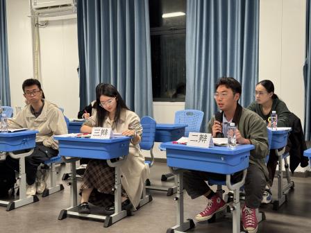 为教学赋能，为成长助力 ——罗外初中开展青年教师成长学院活动