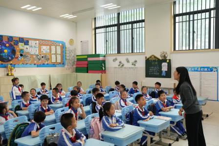 播种诚信之花，共筑美德家园 ——翠北实验小学第12周主题班会