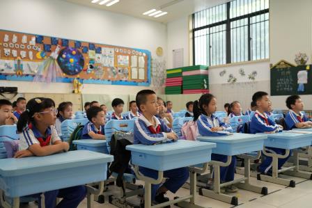 播种诚信之花，共筑美德家园 ——翠北实验小学第12周主题班会