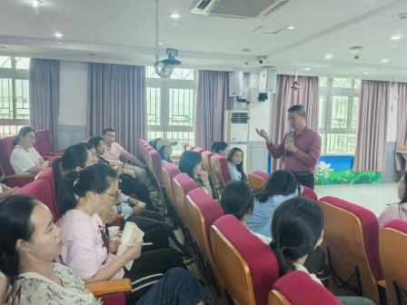 家校融合，共谱华章 ——洪湖小学“半月坛”家庭教育活动圆满落幕