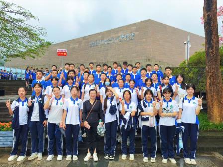 文锦学子秋日行，挑战自我梦未来——翠园文锦中学初二年级开展青少年拓展训练营社会实践活动