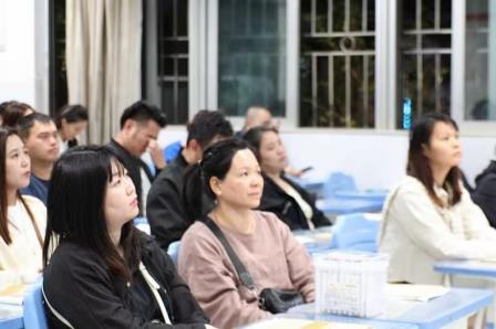 同心·同育·同行 ——罗湖小学顺利举办二至六年级家长会
